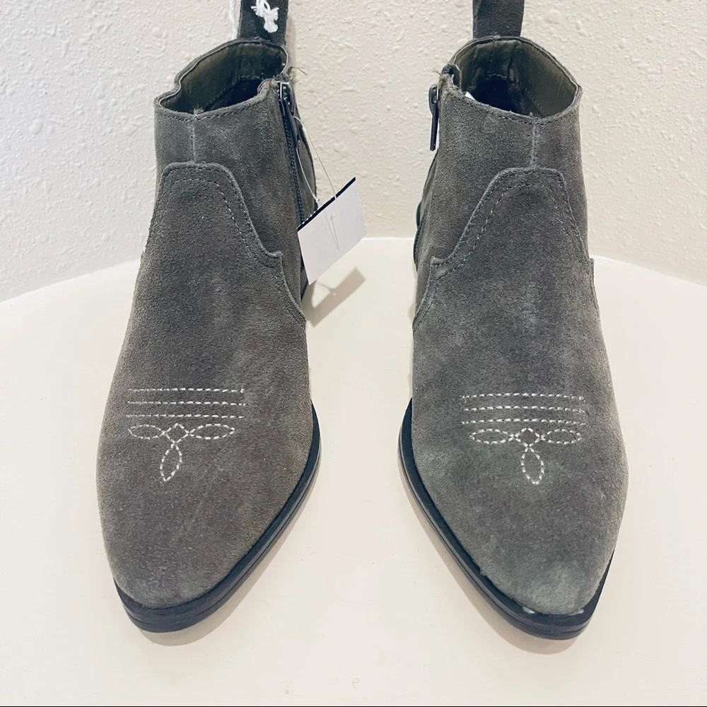 American Eagle Women’s Western Cowboy Leather Olive Green Bootie Size 6.5 NEW